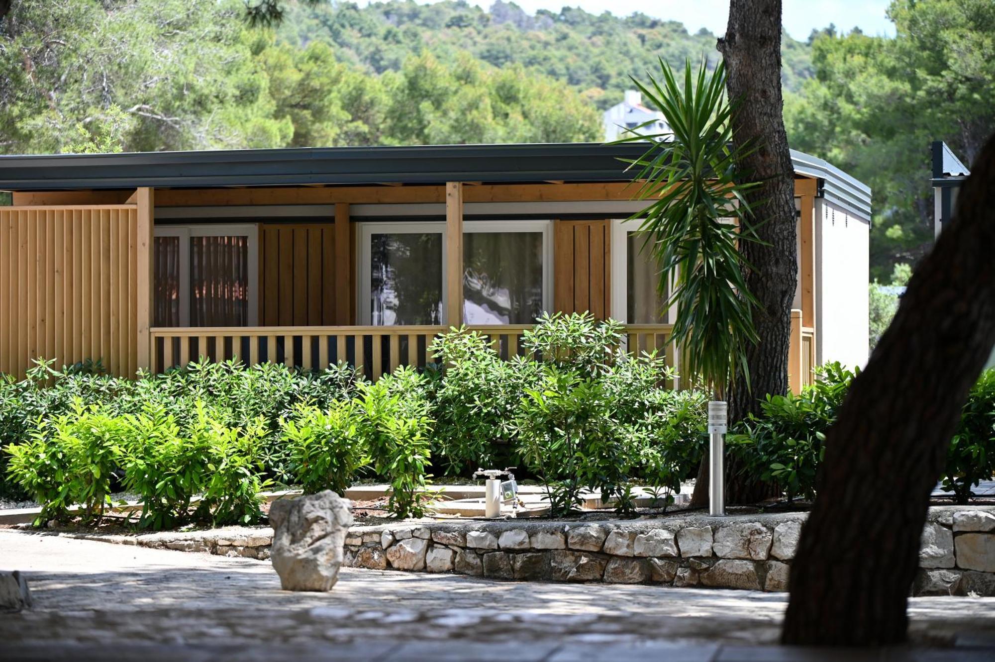 Hotel Kamp Rozac à Trogir Extérieur photo